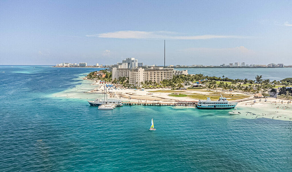 Cancun drone Playa Langosta 