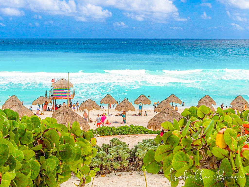 Playa Delfines turquoise water!