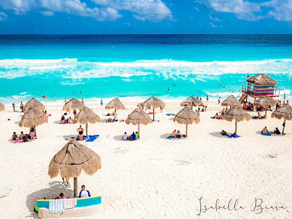 Cancun playa delfines