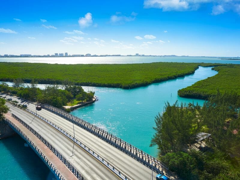 nichupte' lagoon bridge