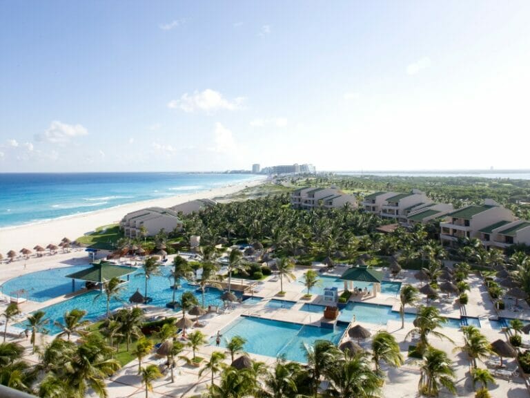 15 Gorgeous Hotels in Cancun With Private Pools