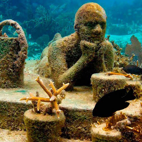 UNDERWATER SCULPTURES IN PUNTA NIZUC