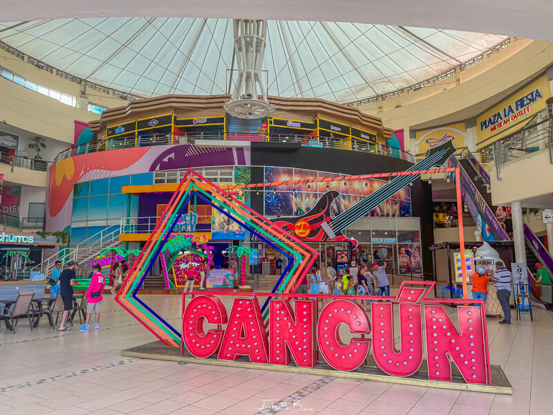 Plaza forum cancun mall