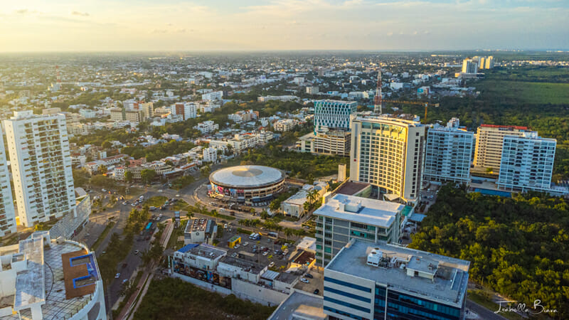 Cancun Avenida Bonampack drone