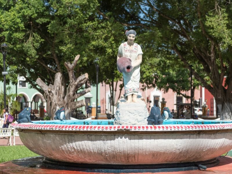 Water fountain statue in Valladolid Parque Francisco Anton Rosado