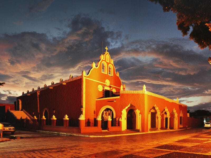 View of the Valladolid Iglesia Candelaria during sunset