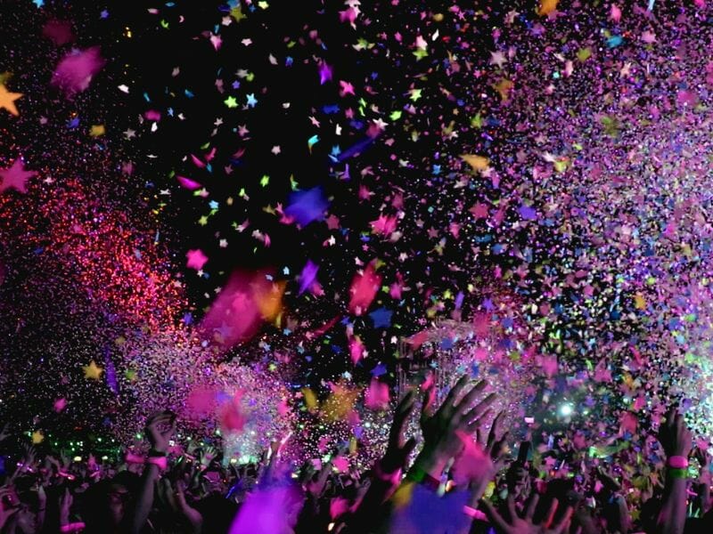 Falling confettis