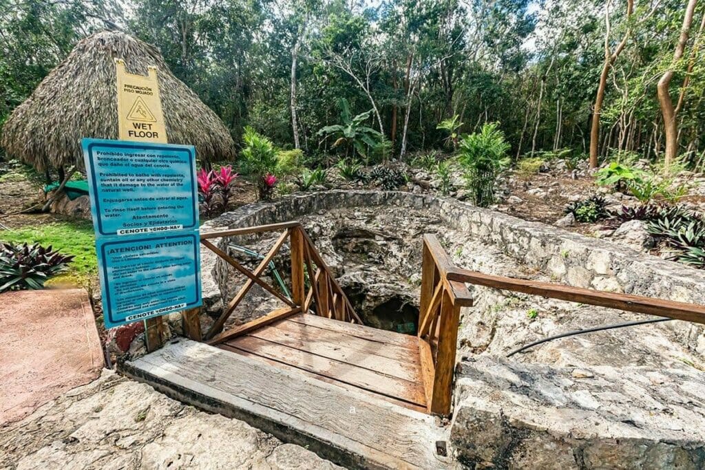 Choo Ha Cenote stair entrance.