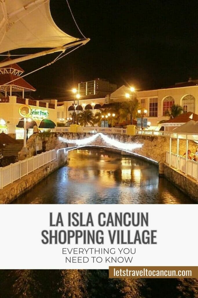 Plaza La Isla canal at night.