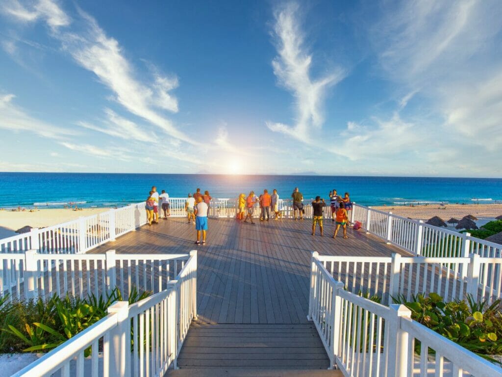 Cancun Playa Delfines Mirador