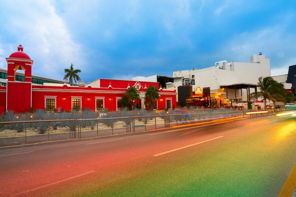 One of the famous streets in Boulevard Kukulcan.