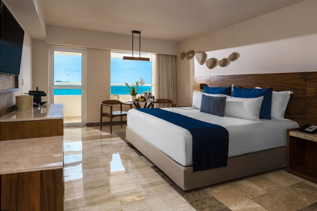 Dreams Sands Cancun room with high-class amenities.