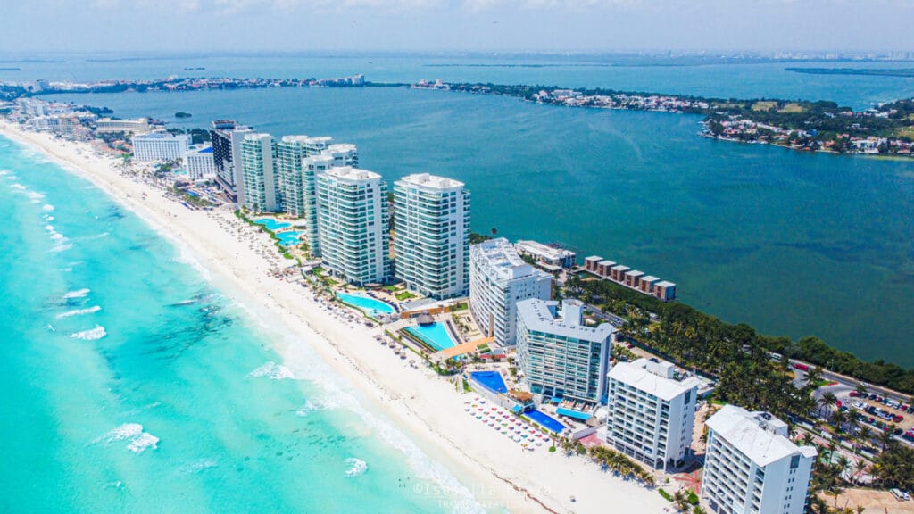 Cancun Beach and Nichupte' lagoon