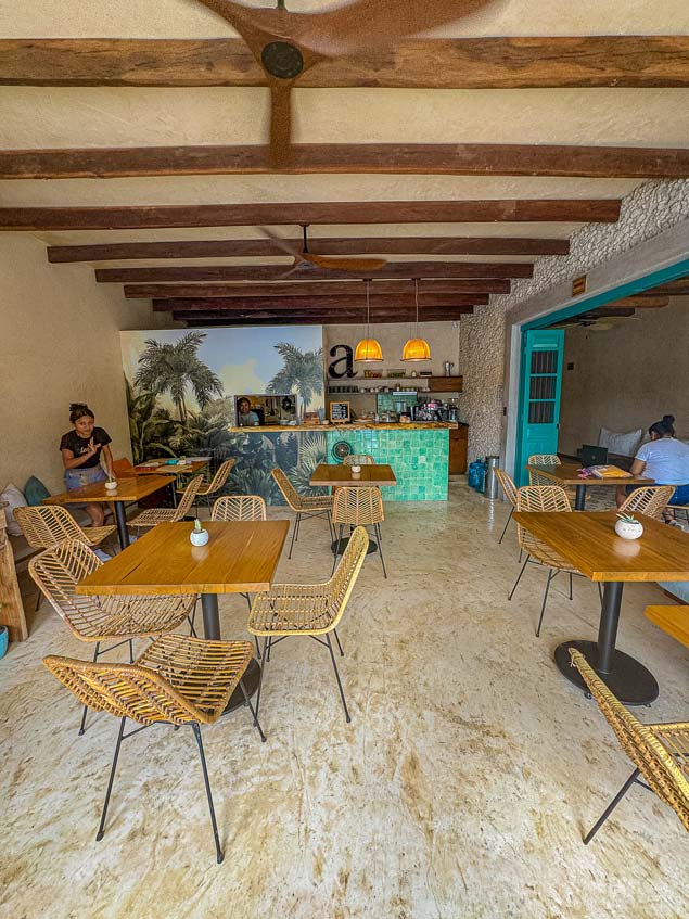 el cuyo Laguna Cafe